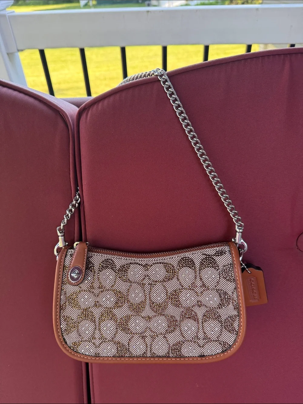 NEW. COACH Swinger Bag 20 With Chain In Crystal Signature
Jacquard Shoulder Bag - Picture 1 of 5